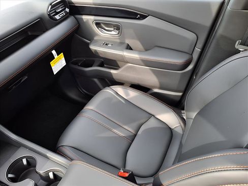 New 2025 Honda Pilot TrailSport image 17