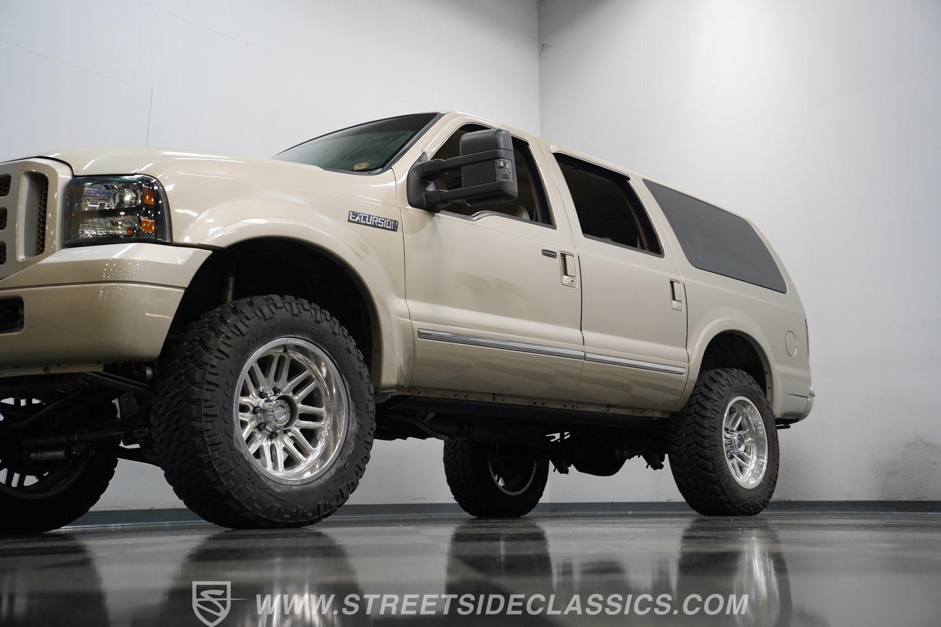 Used 2005 Ford Excursion Limited AWD/4WD image 21