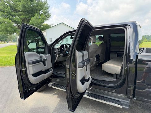 Used 2020 Ford F250 XLT w/ XLT Premium Package AWD/4WD image 42