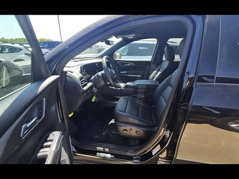 Used 2026 Chevrolet Traverse LT w/ Driver Confidence Package AWD/4WD image 7