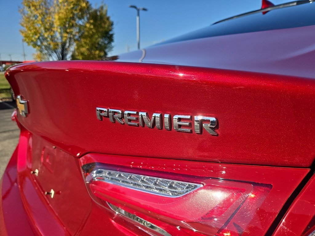 Used 2019 Chevrolet Malibu Premier w/ Sun and Wheel Package FWD image 13