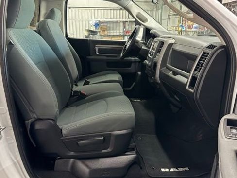 Used 2018 RAM 1500 Express RWD image 20