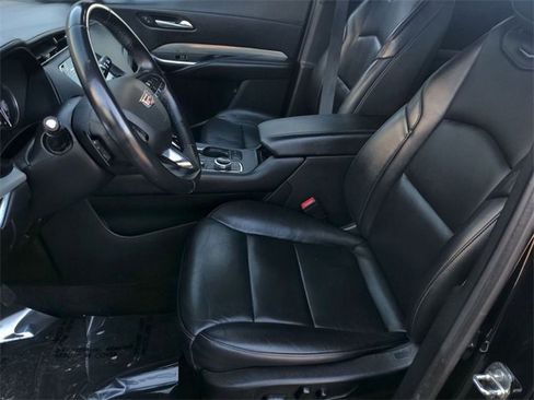 Used 2023 Cadillac XT4 Premium Luxury image 12