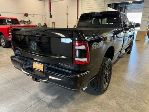 Used 2022 RAM 2500 Big Horn w/ Level C Equiment Group AWD/4WD image 23
