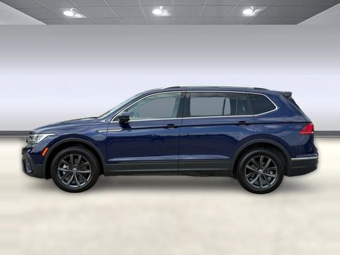 Used 2022 Volkswagen Tiguan SE AWD/4WD image 2