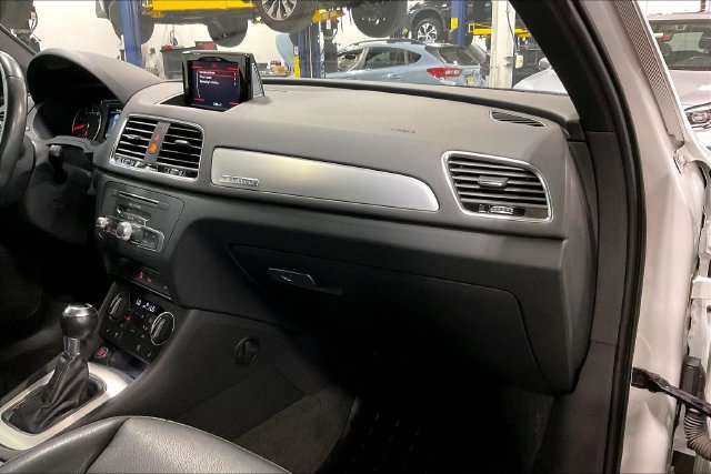 Used 2018 Audi Q3 2.0T Premium Plus w/ Premium Plus Package AWD/4WD image 16