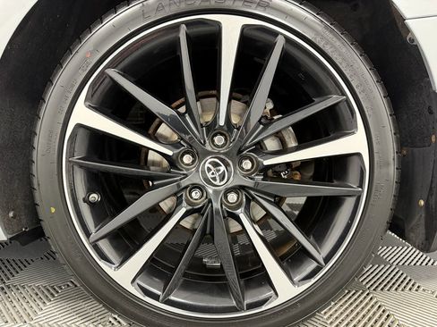 Used 2018 Toyota Camry XSE image 32