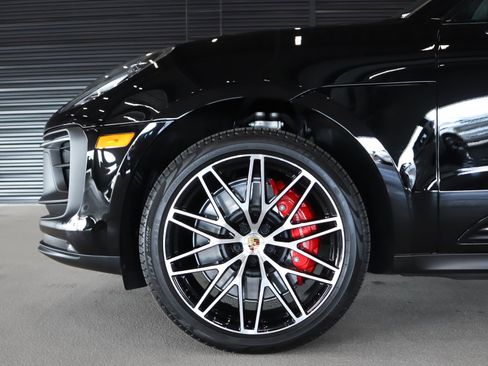 Used 2025 Porsche Macan GTS image 12