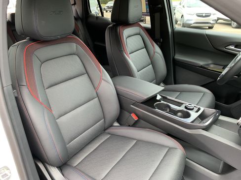 Used 2026 Chevrolet Equinox RS FWD image 41