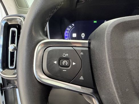 Used 2023 Volvo XC40 B5 Core AWD/4WD image 15