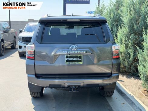 Used 2022 Toyota 4Runner SR5 Premium w/ Moonroof Package AWD/4WD image 6