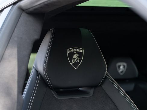 Used 2024 Lamborghini Urus S AWD/4WD image 8