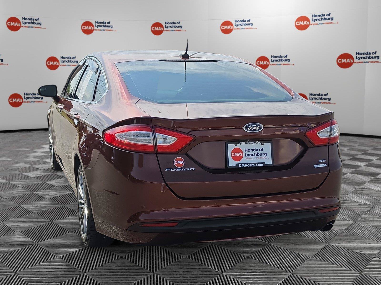 Used 2015 Ford Fusion SE w/ Equipment Group 202A FWD image 3