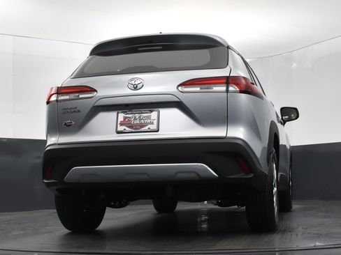 Used 2025 Toyota Corolla Cross L image 40