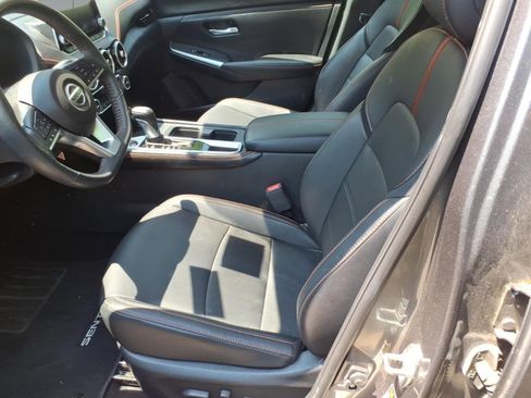 Used 2023 Nissan Sentra SR w/ SR Premium Package FWD image 9