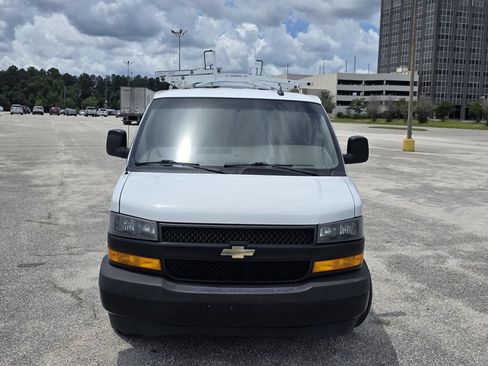 Used 2019 Chevrolet Express 2500 Extended w/ Driver Convenience Package RWD image 3