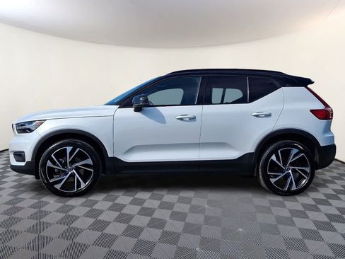 Used 2022 Volvo XC40 T5 R-Design w/ Climate Package AWD/4WD image 8