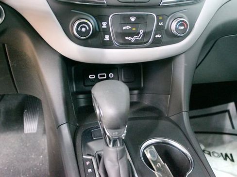 Used 2024 Chevrolet Equinox LS w/ LS Convenience Package AWD/4WD image 19