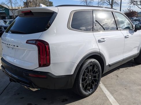 Used 2022 Kia Telluride SX w/ SX Prestige Package image 10