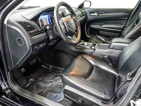 Used 2023 Chrysler 300 Touring AWD/4WD image 13