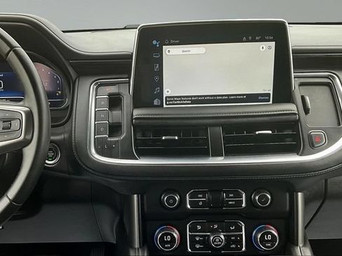 Used 2024 Chevrolet Suburban LT RWD image 9