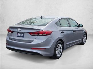 Used 2017 Hyundai Elantra SE video 4