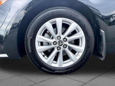 Used 2026 Toyota Corolla LE w/ LE Premium Package FWD image 10
