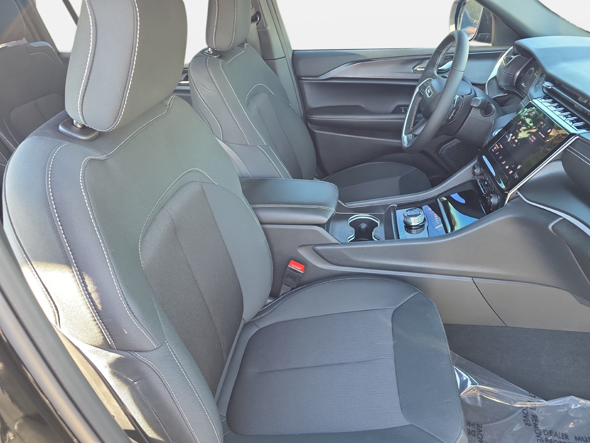 Used 2025 Jeep Grand Cherokee L Laredo w/ Luxury Tech Group I AWD/4WD image 10