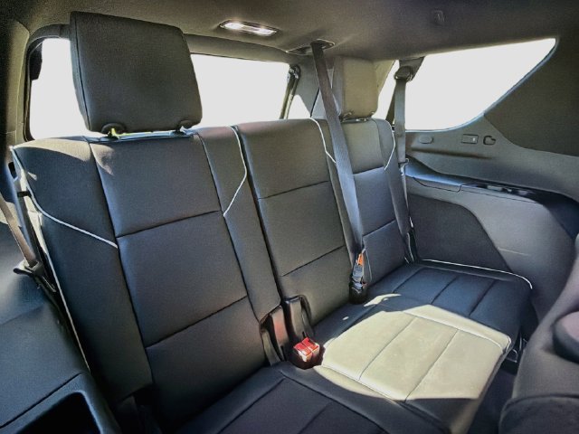 Used 2023 Cadillac Escalade Premium Luxury AWD/4WD image 25