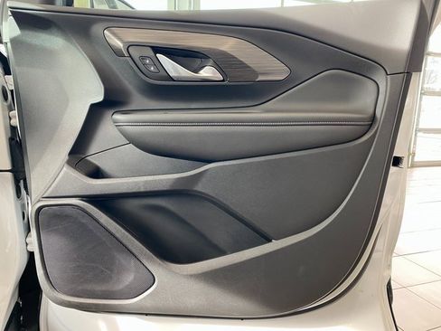 Used 2022 GMC Terrain SLT w/ Tech Package image 11