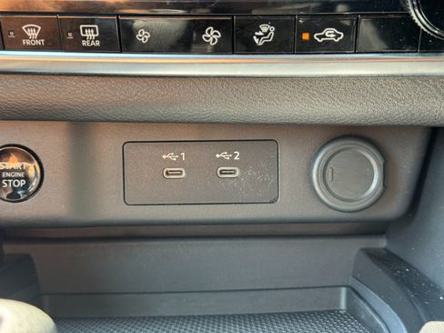 Used 2025 Nissan Rogue SV FWD image 25