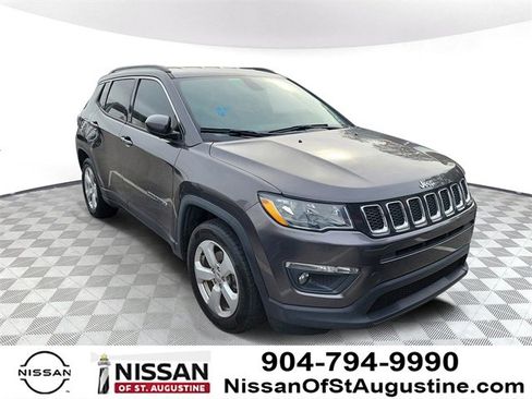 Used 2019 Jeep Compass Latitude image 1
