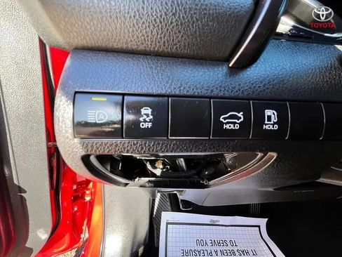 Used 2019 Toyota Camry SE w/ Carpet Mat Package FWD image 23