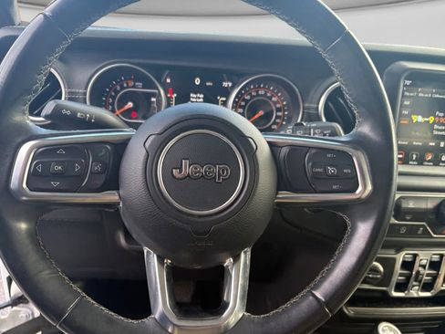 Used 2018 Jeep Wrangler Unlimited Sahara AWD/4WD image 12