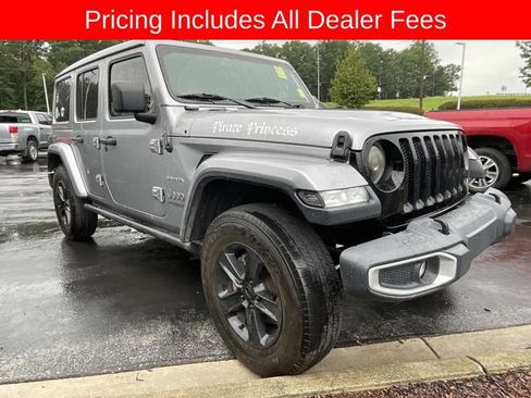 Used 2019 Jeep Wrangler Unlimited Sahara w/ Safety Group AWD/4WD image 12