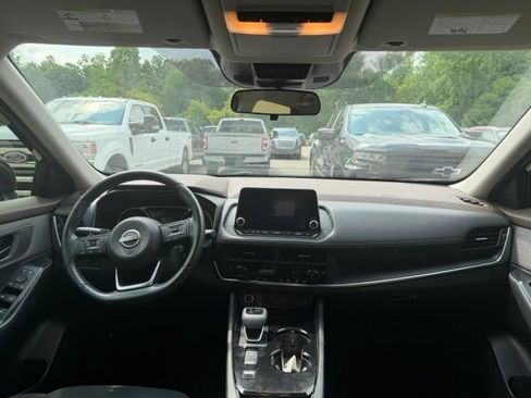 Used 2023 Nissan Rogue FWD image 11
