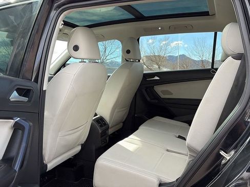 Used 2021 Volkswagen Tiguan SE w/ Panoramic Sunroof Package AWD/4WD image 13