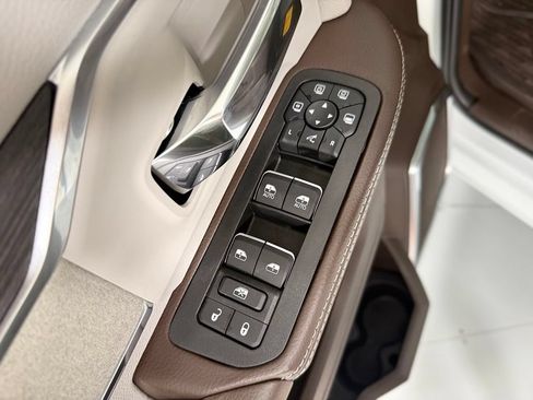 New 2027 RAM 2500 Laramie AWD/4WD image 14