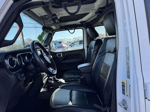 Used 2021 Jeep Wrangler Unlimited Sahara image 12