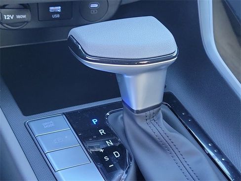 New 2025 Hyundai Elantra SE image 14