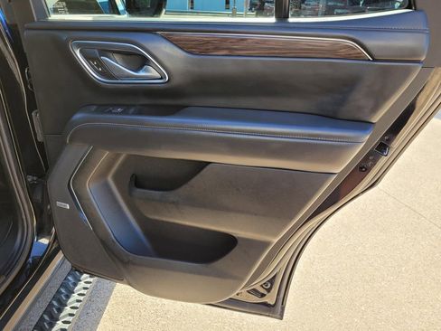 Used 2021 Chevrolet Tahoe Z71 w/ Rear Media and Nav Package image 11