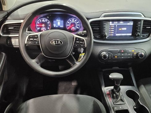 Used 2019 Kia Sorento LX image 22