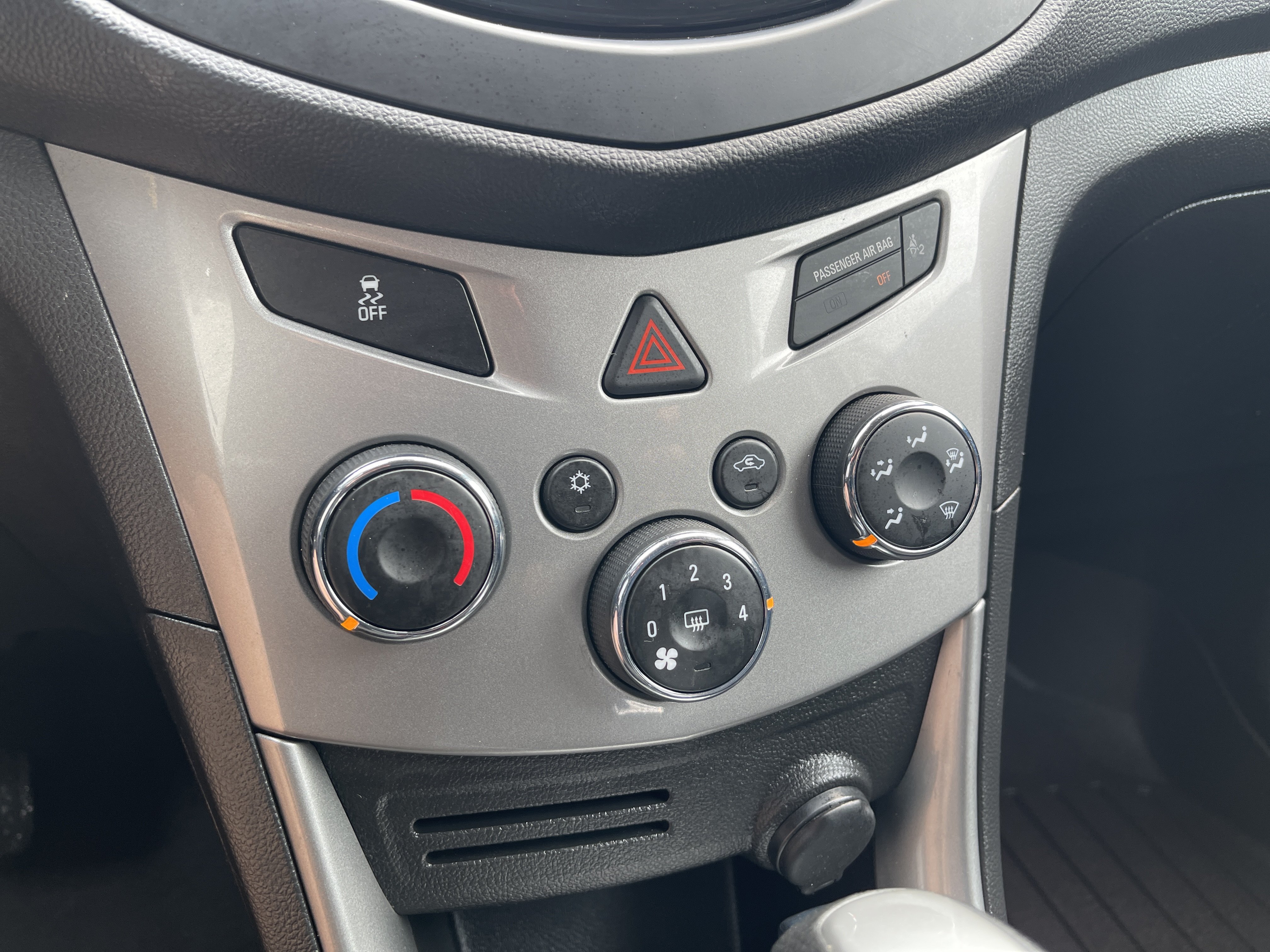 Used 2015 Chevrolet Trax LT w/ LPO, Cargo Package FWD image 19
