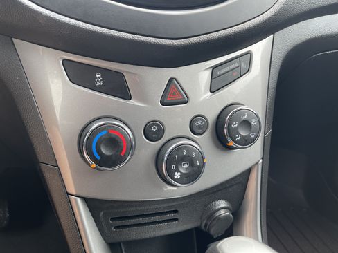 Used 2015 Chevrolet Trax LT w/ LPO, Cargo Package FWD image 19
