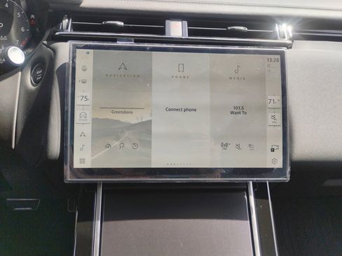 New 2026 Land Rover Range Rover Velar Dynamic SE AWD/4WD image 17