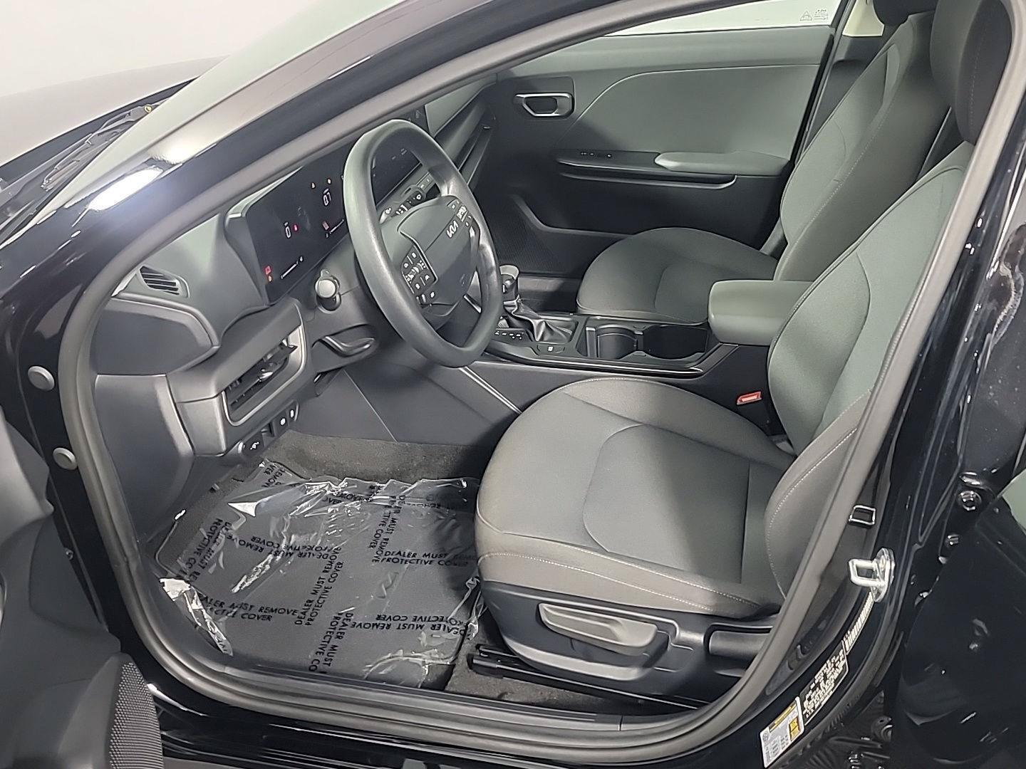 Used 2025 Kia K4 FWD image 17