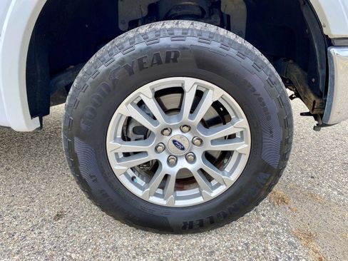 Used 2017 Ford F150 Lariat w/ Equipment Group 501A Mid image 27