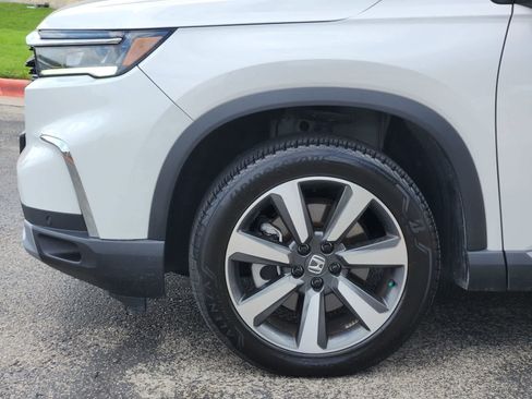 Used 2025 Honda Pilot Elite image 8