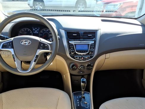 Used 2013 Hyundai Accent GLS w/ Premium Pkg image 7