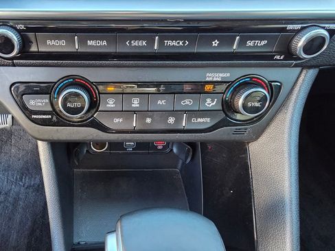 Used 2022 Kia Niro LXS image 23